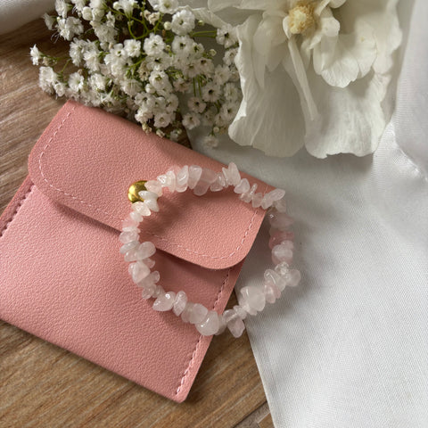 Bracelet en quartz rose avec une jolie pochette rose