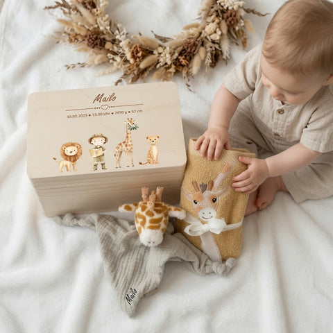 Geschenkset Erinnerungskiste, Schmusetuch und Handtuch Safari personalisiert