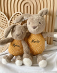 Hase Happy personalisiert Plüschtier mit Rassel von Sterntaler