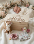 Geschenkset Blumen Reh personalisiert - Erinnerungskiste, Schmusetuch, Rassel & Kuscheltier