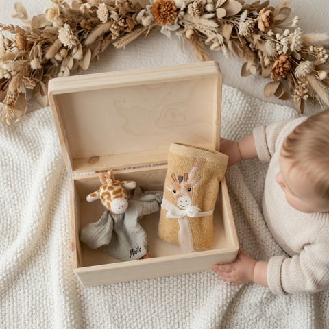 Geschenkset Erinnerungskiste, Schmusetuch und Handtuch Safari personalisiert