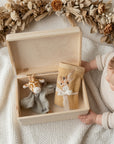 Geschenkset Erinnerungskiste, Schmusetuch und Handtuch Safari personalisiert