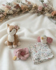 Geschenkset Blumen Reh personalisiert - Erinnerungskiste, Schmusetuch, Rassel & Kuscheltier