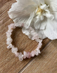 Braccialetto in quarzo rosa con graziosa bustina rosa