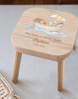 Farbiger Kinderhocker personalisiert Arche Noah zur Taufe