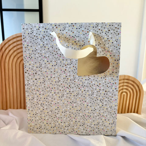 Geschenketasche beige Herz Muster 26 x 32 x 14 cm