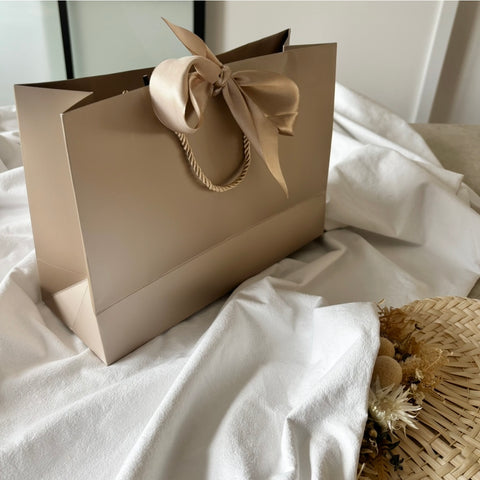 Sac cadeau couleur champagne avec nœud, 28 x 20 x 10 cm
