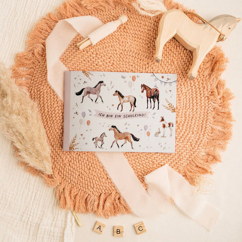 Album souvenir de la rentrée scolaire « Le cheval »