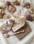 Hochet pour bébé, langes triangulaires et attache-sucette « Otter Oliver »