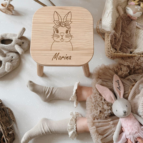 Tabouret pour enfant « Lapin » avec nœud, personnalisé