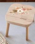 Sgabello colorato per bambini personalizzato con fiori secchi