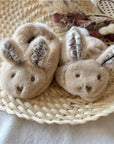 Coffret cadeau personnalisé comprenant un doudou et des chaussons pour bébé « Lapin »