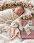 Set regalo con peluche a forma di coniglio e asciugamano personalizzato di Sterntaler