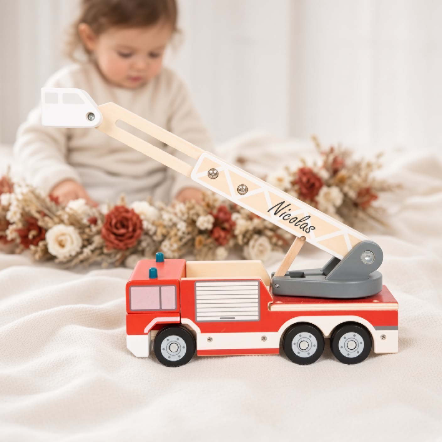 Feuerwehrauto von small foot personalisiert