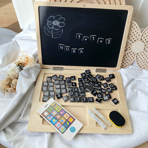 Holz-Laptop mit Magnet-Tafel personalisiert