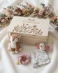 Geschenkset Blumen Reh personalisiert - Erinnerungskiste, Schmusetuch, Rassel & Kuscheltier