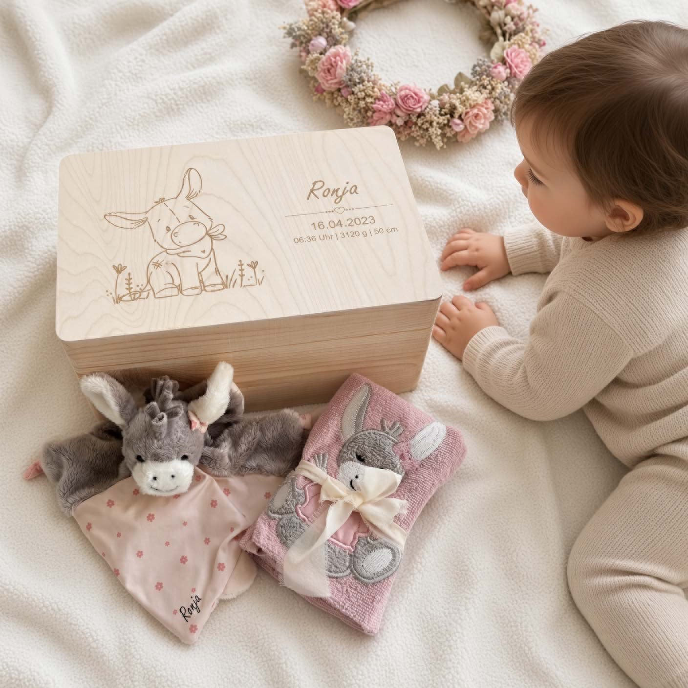 Geschenkset Erinnerungskiste, Schmusetuch und Handtuch Esel personalisiert
