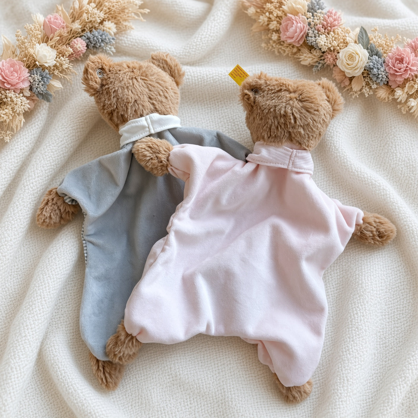 Schmusetuch Bär in rosa oder grau personalisiert von Steiff