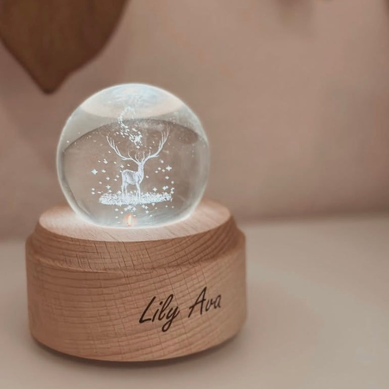 Spieluhr mit 3D-Kristallkugel personalisiert