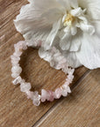 Armband aus Rosenquarz mit süsser rosa Tasche