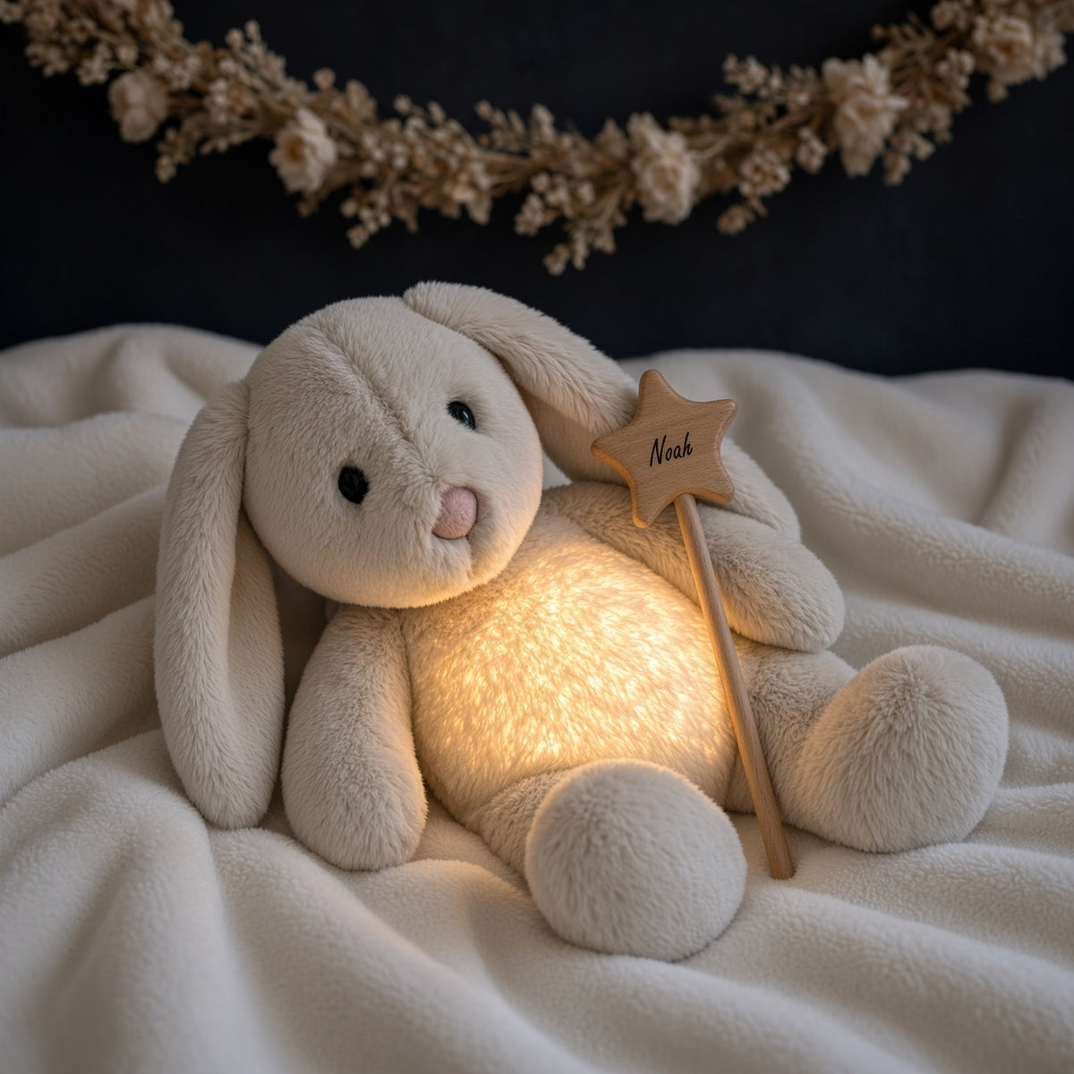 Kuscheltier Hase oder Dino mit Nachtlicht von Steiff inkl. personalisierten Zauberstab und Löffel