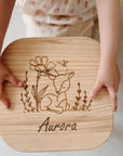 Kinderhocker personalisiert Reh liegend