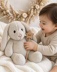 Kuscheltier Hase oder Dino mit Nachtlicht von Steiff inkl. personalisierten Zauberstab und Löffel