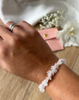 Armband aus Rosenquarz mit süsser rosa Tasche