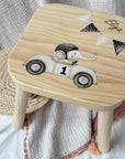Erinnerungskiste, Kinderhocker & Babyrassel Elefanten Rennfahrer Set