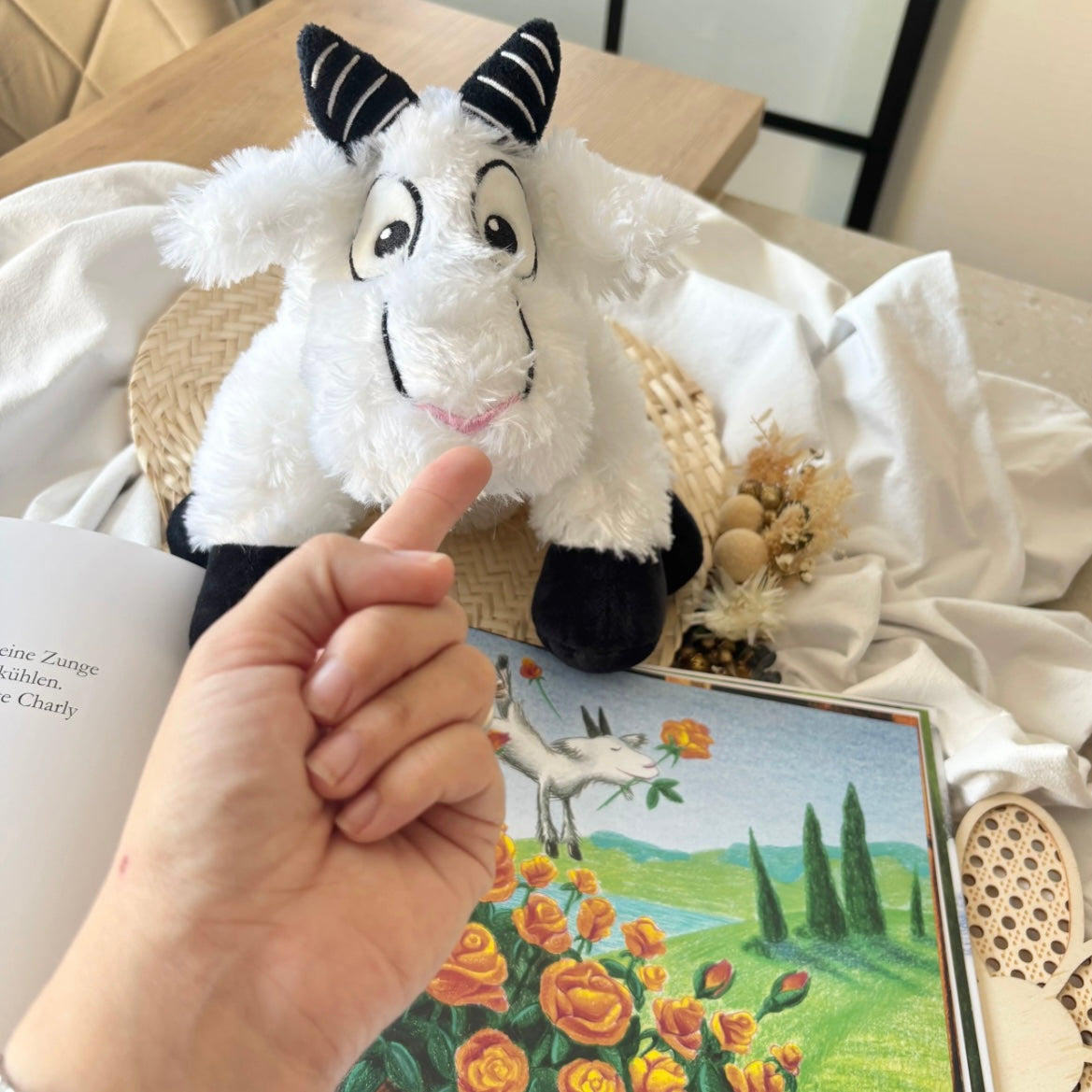 Set personalizzato Charly: libro profumato, peluche e sgabello per bambini