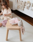 Kinderhocker personalisiert Reh liegend
