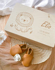 Spar-Bundle Erinnerungskiste, Kinderhocker & Babyrassel Löwe
