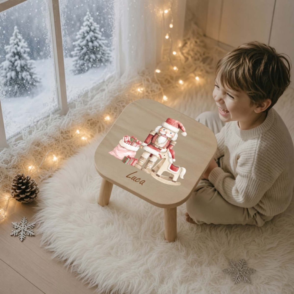 Farbiger Kinderhocker personalisiert Nussknacker Weihnachtskollektion