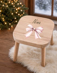 Farbiger Kinderhocker personalisiert Schleife Weihnachtskollektion