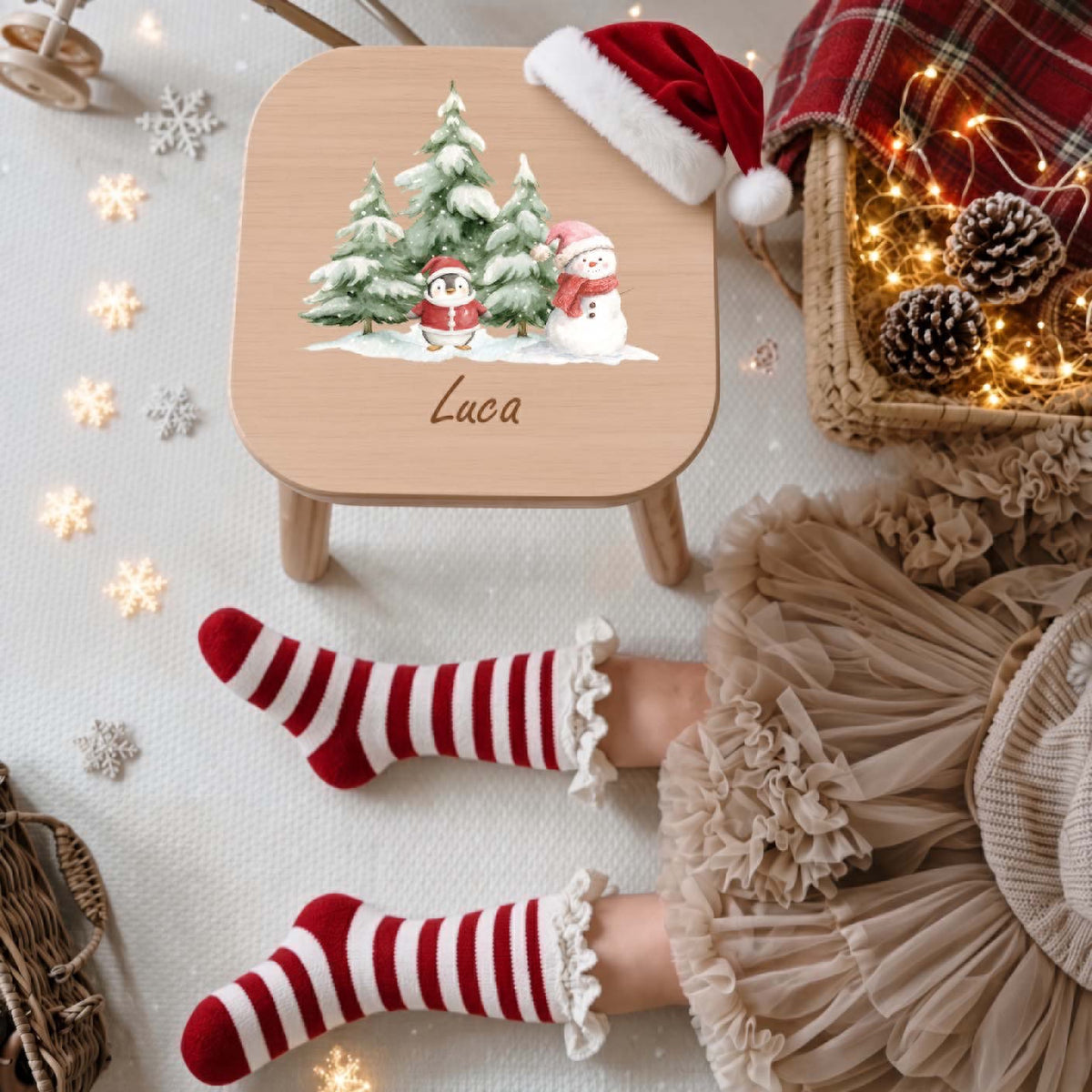 Farbiger Kinderhocker personalisiert Pinguin, Schneemann Weihnachtskollektion