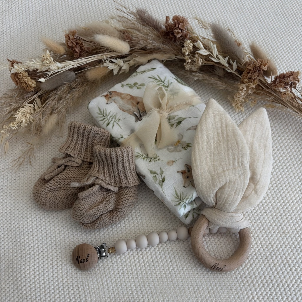 Babydecke, Babyschuhe, Nuggikette &amp; Beissring Waldliebe personalisiert