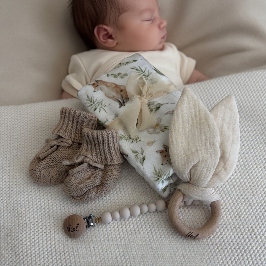 Babydecke, Babyschuhe, Nuggikette &amp; Beissring Waldliebe personalisiert