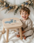 Farbiger Kinderhocker personalisiert Wal