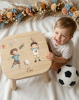 Farbiger Kinderhocker personalisiert Fussball