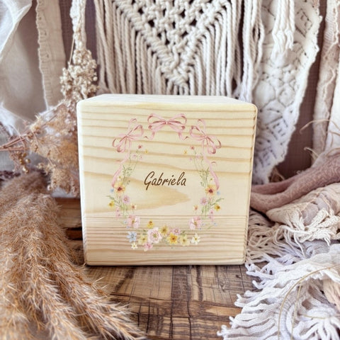 Spardose / Kässeli personalisiert Blumenkranz bunt