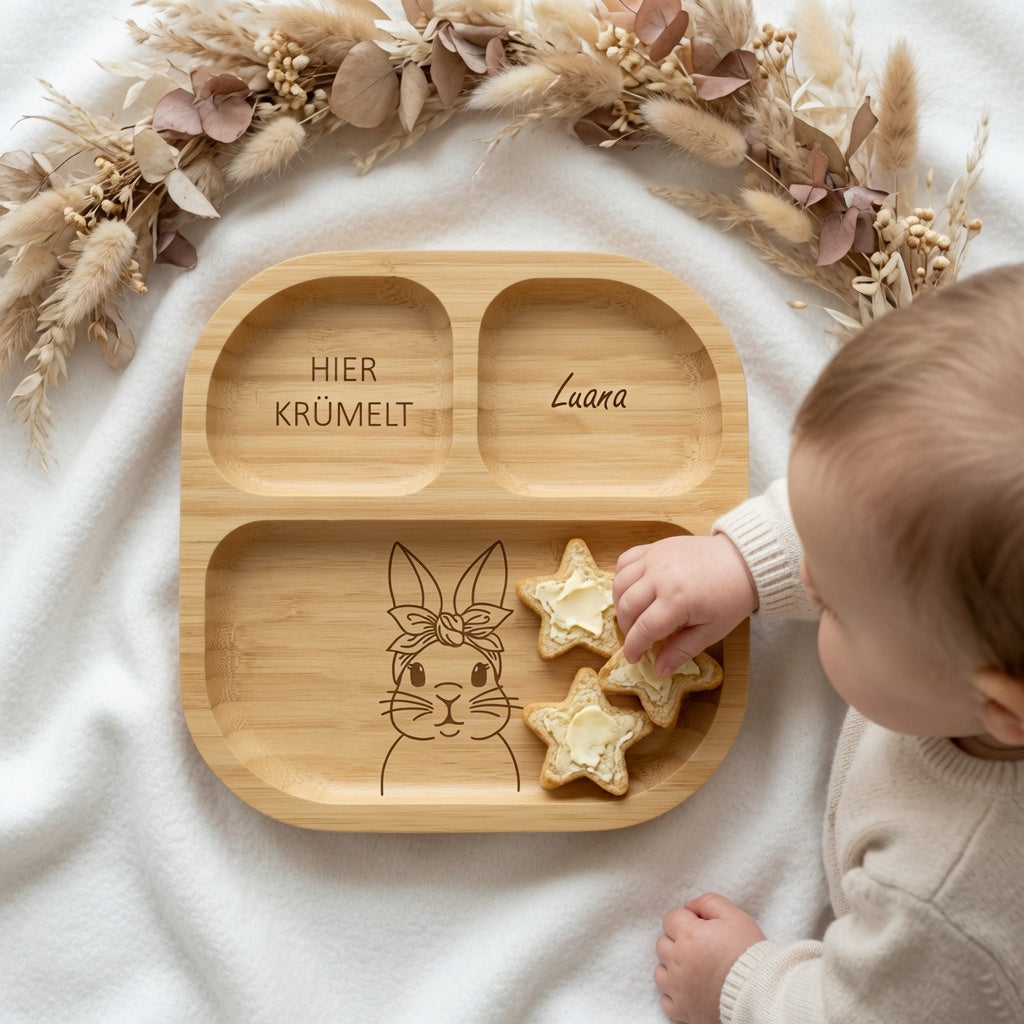 Bambus Kinderteller personalisiert Hase mit Schleife