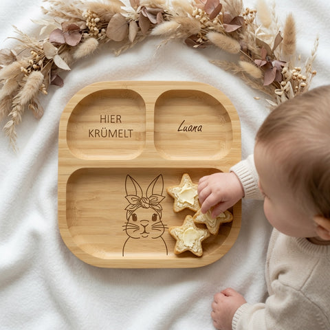 Bambus Kinderteller personalisiert Hase mit Schleife
