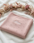 Babydecke personalisiert Strickdecke mit Muster rosa, blau, beige