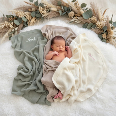 Babydecke personalisiert Strickdecke beige, grün, braun