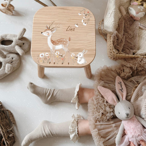 Farbiger Kinderhocker personalisiert Reh