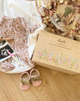 Spar-Bundle Erinnerungskiste, Kinderhocker & Babyrassel Blumen