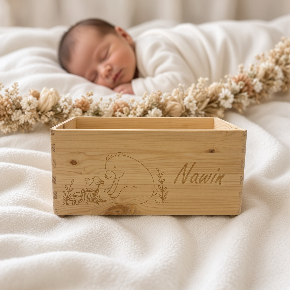 Geschenkkorb aus Holz personalisiert