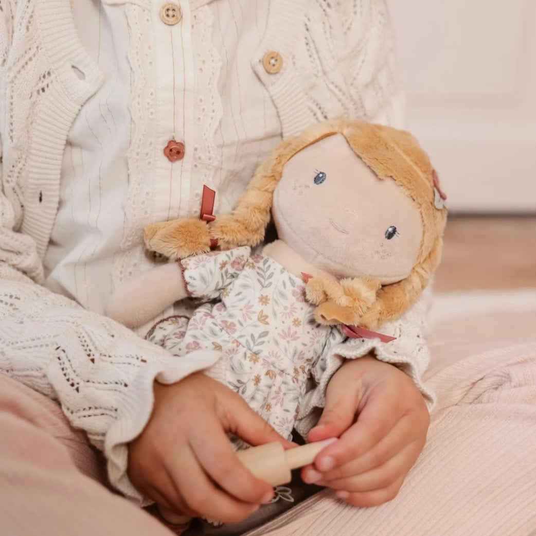 Stoffpuppe Julia oder Rosa personalisiert von Little Dutch