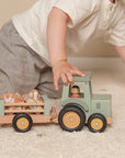 Personalisierter Traktor mit Anhänger
