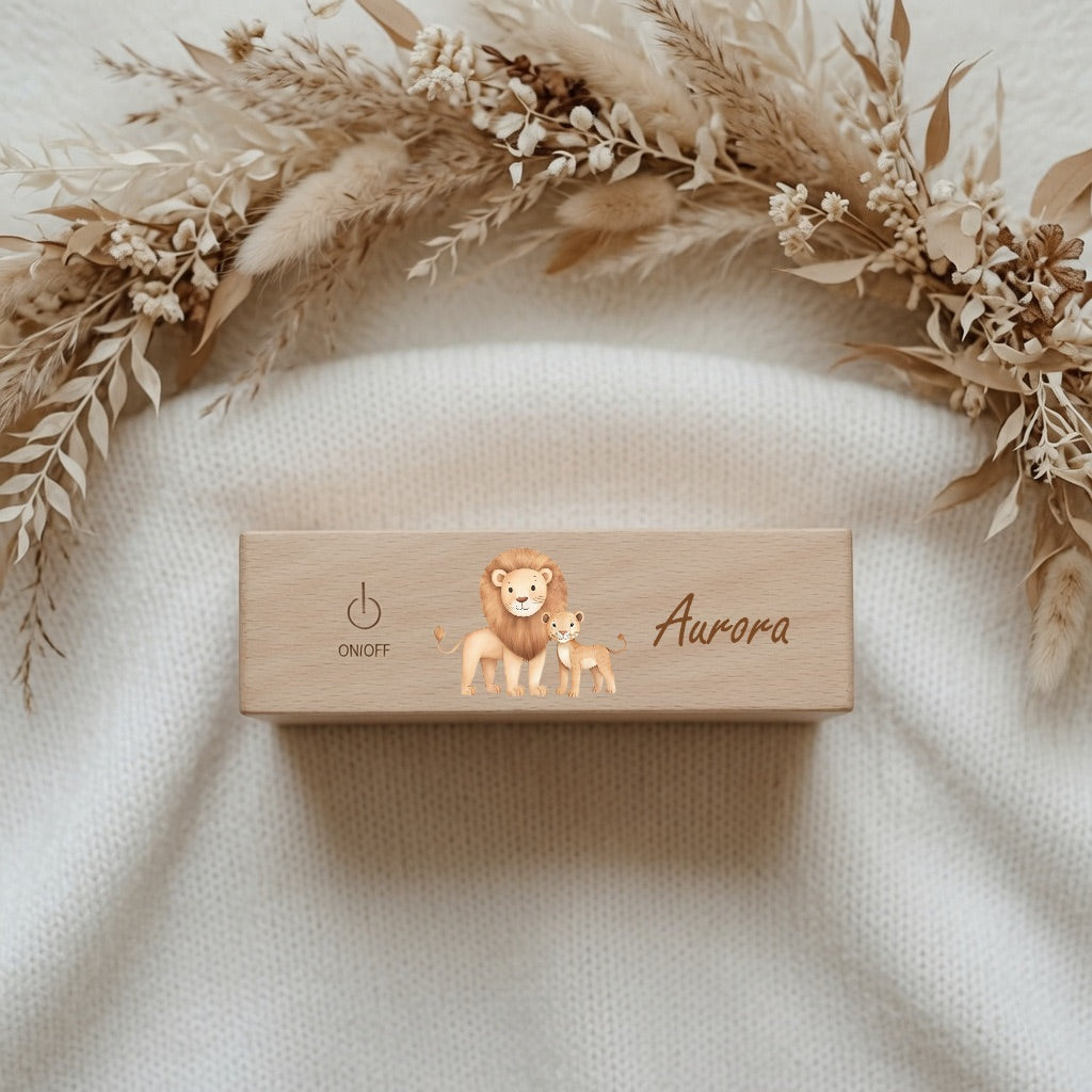 Wandlicht Löwe bunt personalisiert